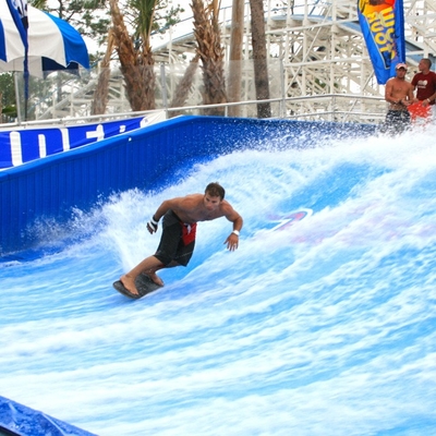 Τεχνητό σερφ γύρου νερού Flowrider έλξης νερού για δύο Surfers