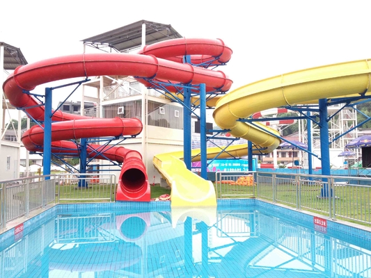 Άσπρη φωτογραφική διαφάνεια πάρκων Aqua χρώματος, εσωτερικές φωτογραφικές διαφάνειες νερού φίμπεργκλας οικογενειακού παιχνιδιού 6m ύψος για το πάρκο νερού