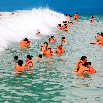 Προσαρμοσμένη δημοφιλής μηχανή λιμνών κυμάτων πάρκων νερού για το μεγάλο πάρκο νερού