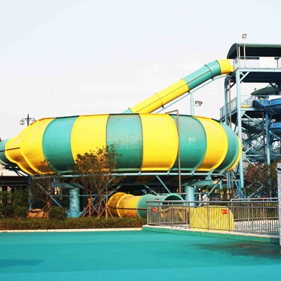 Προσαρμοσμένες διασκέδασης Aqua πάρκων φίμπεργκλας νερού φωτογραφικές διαφάνειες νερού φωτογραφικών διαφανειών γιγαντιαίες διαστημικές για το πρόγραμμα νερού