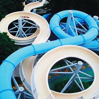 Η σπειροειδής φωτογραφική διαφάνεια Waterpark, πάρκο νερού FRP γλιστρά/φωτογραφική διαφάνεια νερού Cuustomized για το γιγαντιαίο πάρκο Aqua