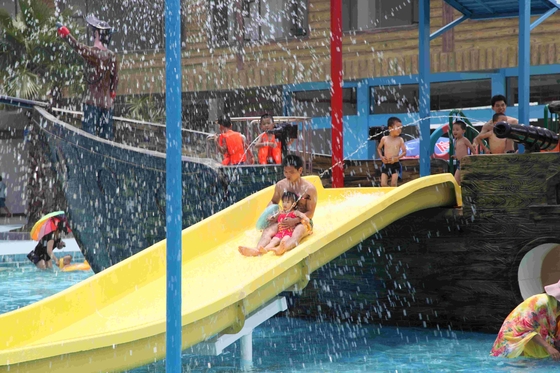 Εξοπλισμός πάρκων νερού παιχνιδιού Aqua πειρατών/μεγάλο σκάφος πειρατών φίμπεργκλας θερέτρου διακοπών