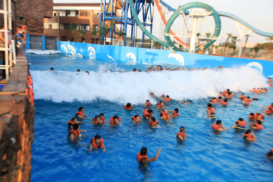 Waterfun Μεγάλο Σέρφινγκ Τσουνάμι Ωκεανός Πισίνα με Κύματα Πάρκο Κενού 3 Μέτρα Ύψος