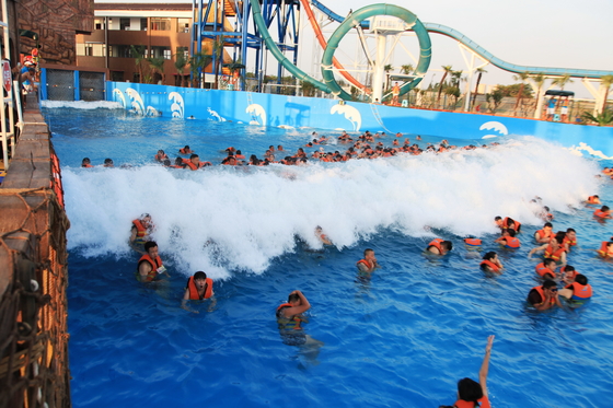 Waterfun Μεγάλο Σέρφινγκ Τσουνάμι Ωκεανός Πισίνα με Κύματα Πάρκο Κενού 3 Μέτρα Ύψος