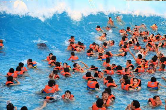 Waterfun Μεγάλο Σέρφινγκ Τσουνάμι Ωκεανός Πισίνα με Κύματα Πάρκο Κενού 3 Μέτρα Ύψος