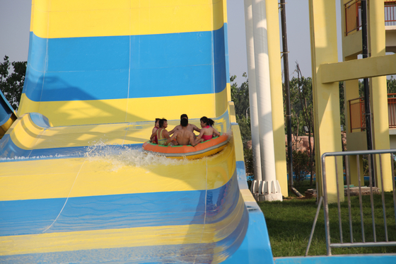 Αναβαθμίστε το Water Park σας με Ανθεκτικές Τσουλήθρες Νερού από Fiberglass για μια Συναρπαστική Βόλτα Boomerang