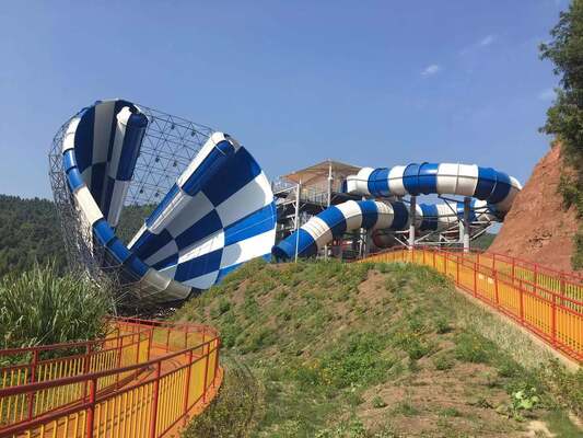 Αβύσσων Σλάιντ ΑΒ-01 Υδρόδρομος από υαλοειδή ίνες με 4 άτομα και 18μ διάμετρος κέρατος από πλατφόρμα 15μ