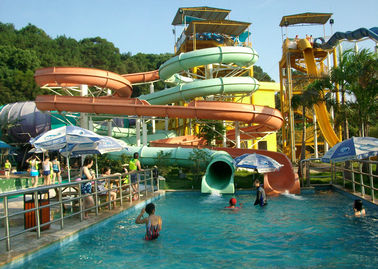 Ο εξοπλισμός Waterpark, ανοικτή/στενή σπειροειδής φωτογραφική διαφάνεια φίμπεργκλας, νερό συνήθειας γλιστρά το ύψος 11m