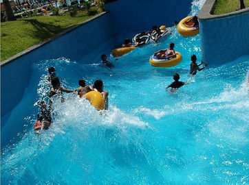 Εξοπλισμός πάρκων Aqua φίμπεργκλας για τον οκνηρό ποταμό ξενοδοχείων, οικογένεια στις θερινές διακοπές στο πάρκο Aqua