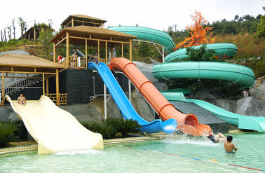 Ο εξοπλισμός Waterpark, ανοικτή/στενή σπειροειδής φωτογραφική διαφάνεια φίμπεργκλας, νερό συνήθειας γλιστρά το ύψος 11m